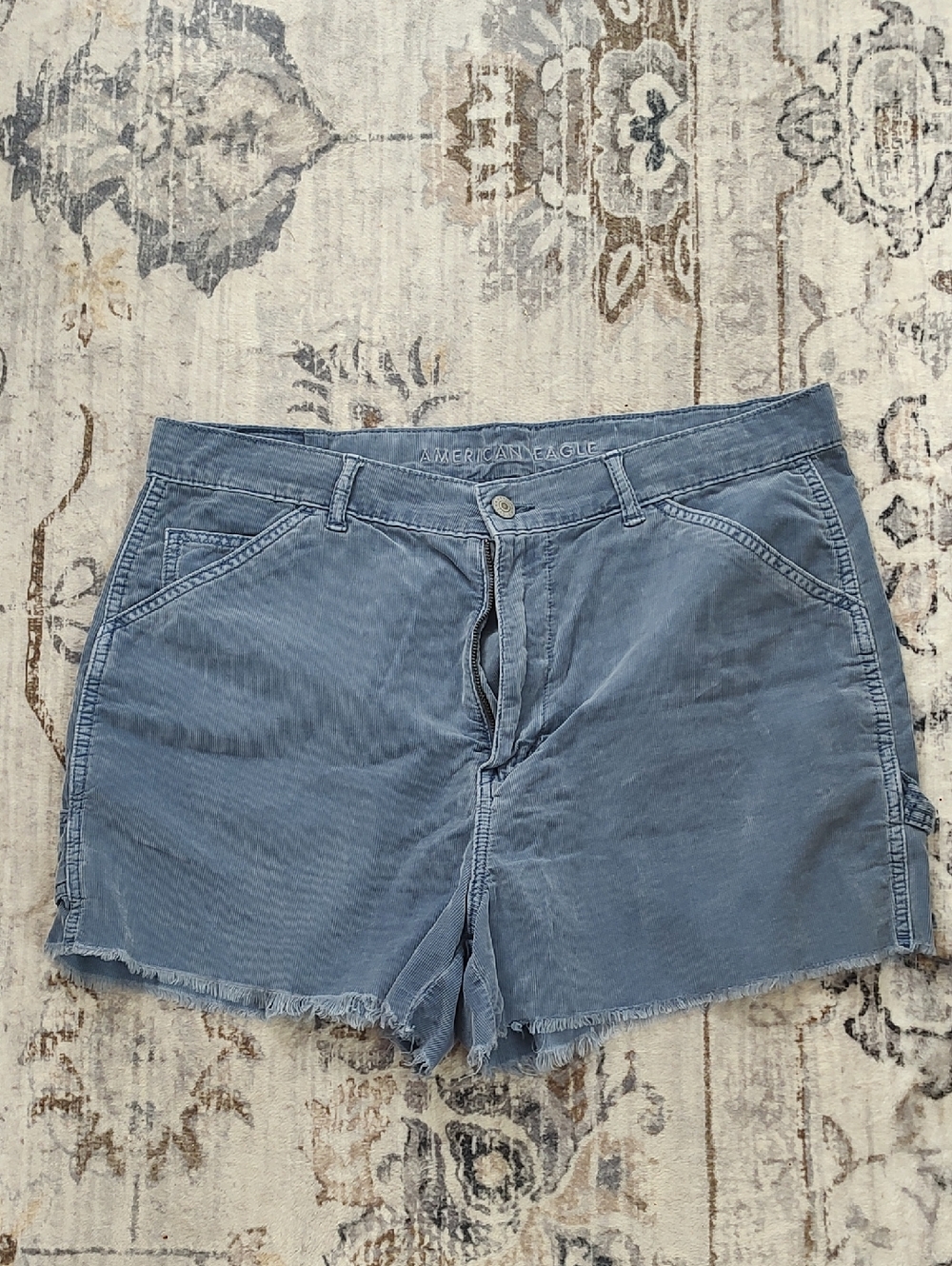 American Eagle Outfitters Faded Blue Women's Frayed-Hem Jean Shorts